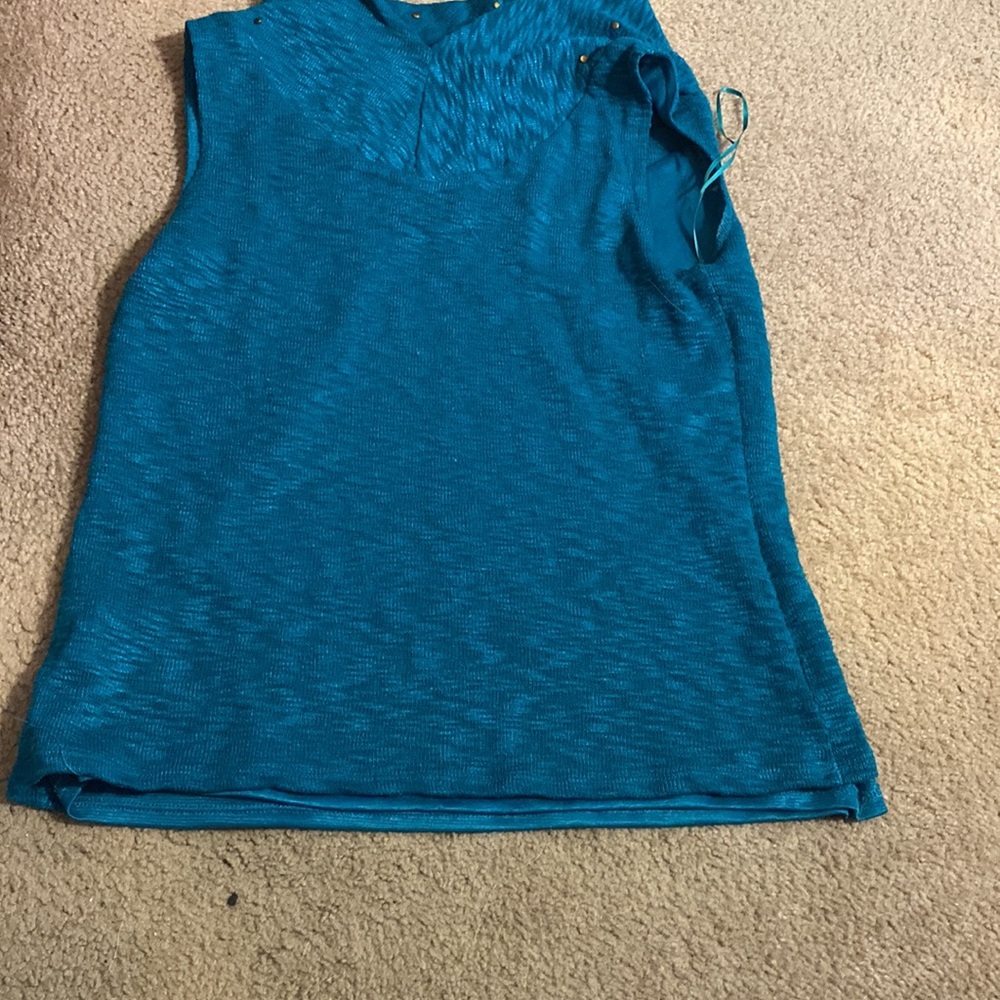 Two-Layer Tank-Top Sweater - Picture 4 of 4